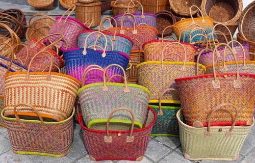 Basket weaver, basket, baskets, craft, tradition, farmers market, Pinzgau