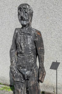 Wooden sculpture by Klaus Prior Ammonitore 2003, cedar wood, in Kisslegg, Allgäu,