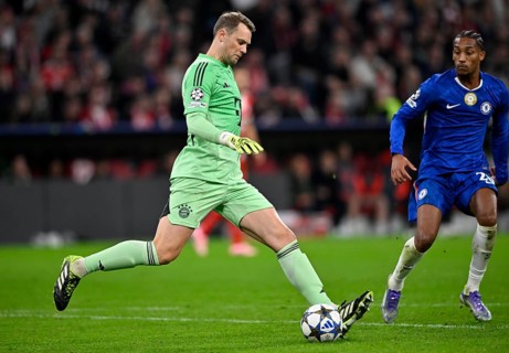 Goalkeeper Manuel Neuer FC Bayern Munich FCB (01) Action on the ball Joao Pedro Chelsea FC The