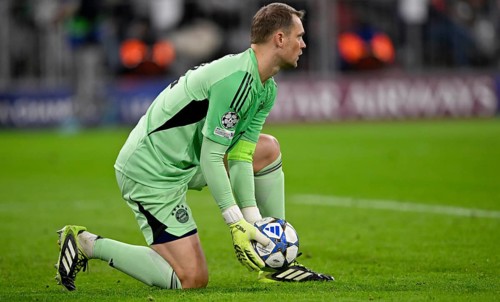 Goalkeeper Manuel Neuer FC Bayern Muenchen FCB (01) holds ball Champions League, Allianz Arena,