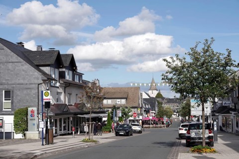 Winterberg, shopping street, Am Waltenberg, town centre, Hochsauerland, North Rhine-Westphalia,
