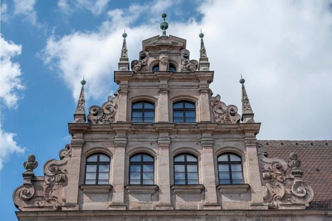 Gable of a former patrician house, mentioned in 1517, rebuilt in 1611 in the Italian Renaissance