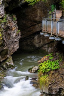 Breitach flows through gorge, stream, Schrattenkalk, footbridge, hiking trail, Breitachklamm gorge,