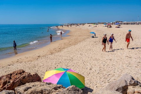 Kilometre-long beach Praia da Ilha de Tavira, on the island off Tavira, port side beacon to the