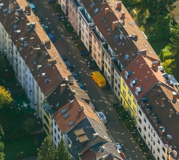 Carrier pigeons over Reuterstraße, perimeter block development, Saarbrücken, Saarland, Germany,