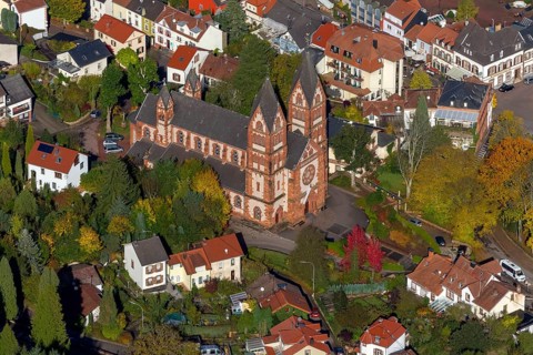 Aerial photo, parish church of St Lutwinus, Mettlach, Saarland, Germany, Europe, birds-eyes view,