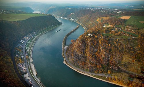 The Loreley, Lorelei, slate cliffs in the UNESCO World Heritage Upper Middle Rhine Valley near
