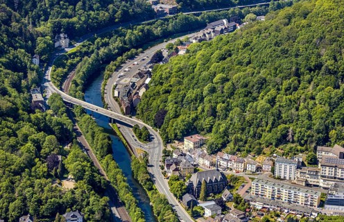 Aerial view, district Lennestein, river Lenne, Werdohler Straße, Berg Am Schwarzenstein, Altena,