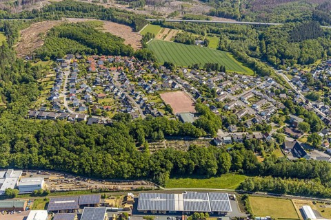 Aerial view, Niedereimer residential area, Niedereimer sports ground, Niedereimer cemetery,