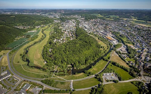 Aerial view, local view Wennigloh in forest area, Eichholz forest, river Ruhr, Ruhr loop, Arnsberg,