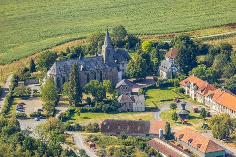 Ölinghausen Monastery, monastery building inhabited by the Sisters of St. Mary Magdalene Postel,
