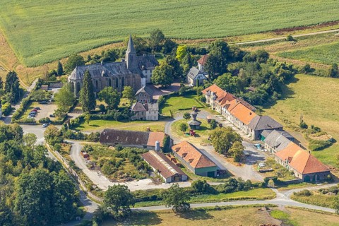 Ölinghausen Monastery, monastery building inhabited by the Sisters of St. Mary Magdalene Postel,