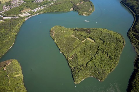 Aerial view, Gilberginsel, Biggesee, excursion boat on the Biggetalsperre, Attendorn, Sauerland,
