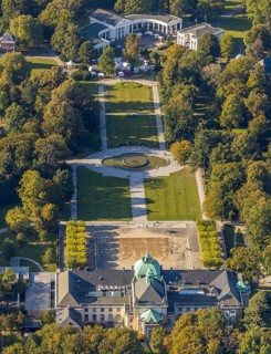 Aerial view, State Spa Bad Oeynhausen, GOP Varieté Theatre Kaiserpalais, Fountain in the spa