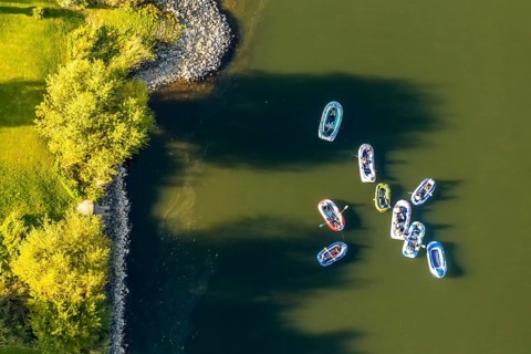 Aerial photo, inflatable boats on the Weser, Rehme, Bad Oeynhausen, Ostwestfalen-Lippe, North