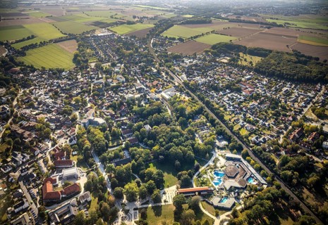 Aerial view, local view, Börde Therme Bad Sassendorf, graduation house, park, Sassendorf, Bad