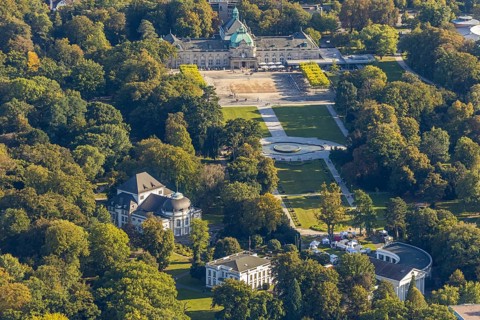 Aerial view, State Spa Bad Oeynhausen, GOP Varieté Theatre Kaiserpalais, fountain in the spa