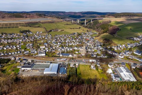 Aerial view, aerial view Nuttlar, valley bridge Nuttlar, motorway A46, Bestwig, North