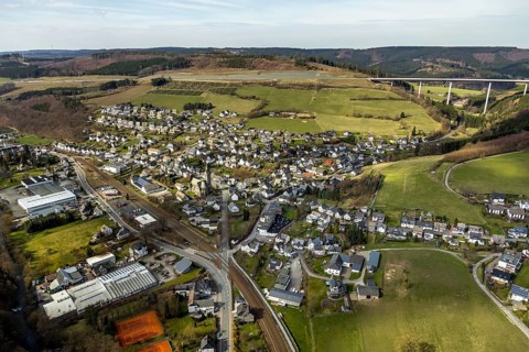 Aerial view, aerial view Nuttlar, valley bridge Nuttlar, motorway A46, Bestwig, North