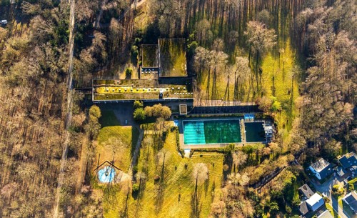 Aerial view, WasserWelten Bochum Hallenfreibad Höntrop, Am Südpark, Höntrop, Bochum, Ruhr area,