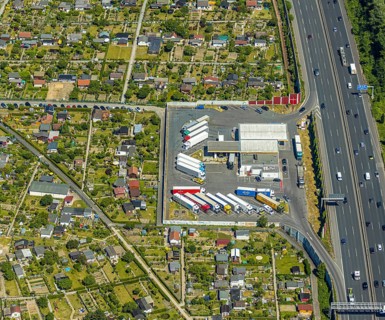 Aerial view, Shell petrol station, Vietingstraße, truck parking, motorway A40, allotment garden
