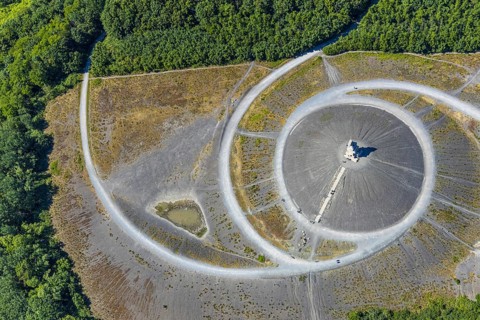 Aerial photograph, Rheinelbe slagheap, Ückendorf, Gelsenkirchen, on the outskirts of