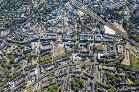 Aerial view, overview Bochum city centre vertical with Hans-Böckler-Straße, Viktoriastraße and old