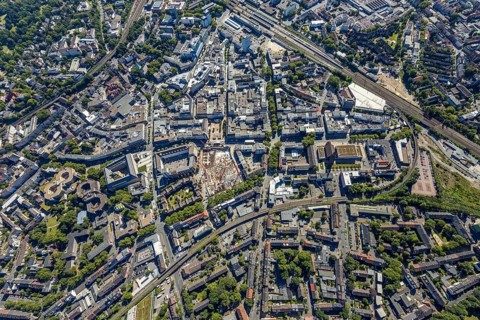 Aerial view, overview Bochum city centre vertical with Hans-Böckler-Straße, Viktoriastraße and old