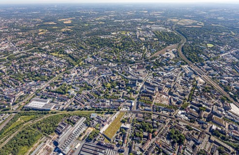 Aerial view, overview Bochum city centre from west to east with central station, Westring,