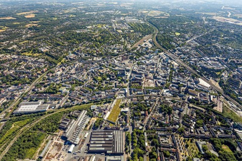 Aerial view, overview Bochum city centre from west to east with central station, Westring,