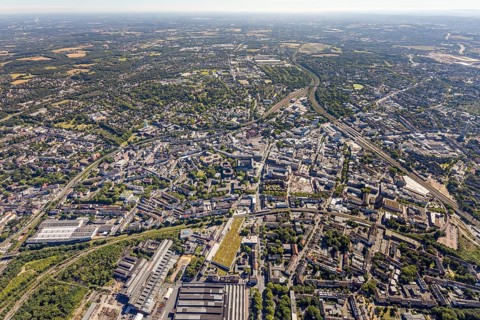 Aerial view, overview Bochum city centre from west to east with central station, Westring,