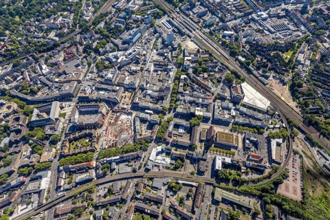 Aerial view, overview Bochum city centre vertical with Hans-Böckler-Straße, Viktoriastraße and old