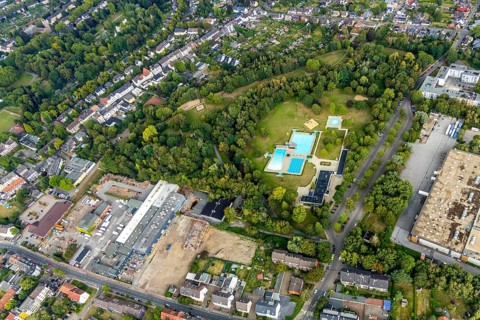 Aerial view, WasserWelten Bochum, Wellenfreibad Südfeldmark, Monte Schlacko Park,