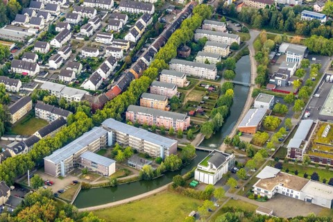 Aerial view, retirement home Weststraße, housing estate at the pond Weststraße, Leithe, Bochum,