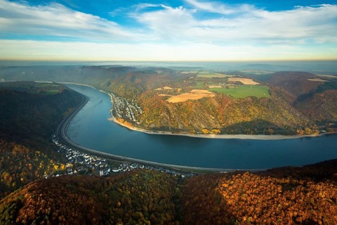 View from Boppard over the Rhine to Kestert, Rhine valley, Rhine arch, autumn leaves, low water,
