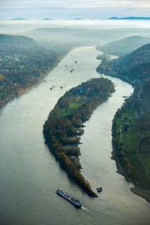 Bad Honnef, Rhine near Siebengebierge near Rolandswerth, Rhine valley in haze, Rhine island