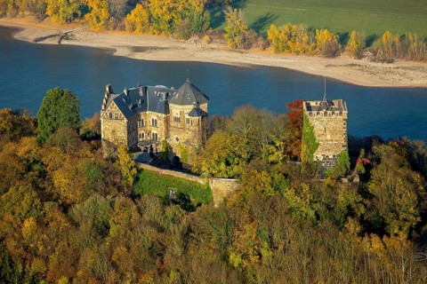 Rheineck Castle in the Rhine Valley, Rhine, autumn foliage, Bad Breisig, Ahrweiler district,