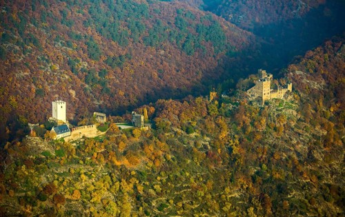 Sterrenberg Castle and Liebenstein Castle on the right, Rhine Valley, autumn foliage, right bank of