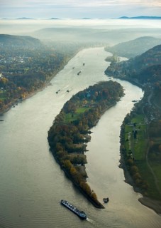 Bad Honnef, Rhine near Siebengebierge near Rolandswerth, Rhine valley in haze, Rhine island