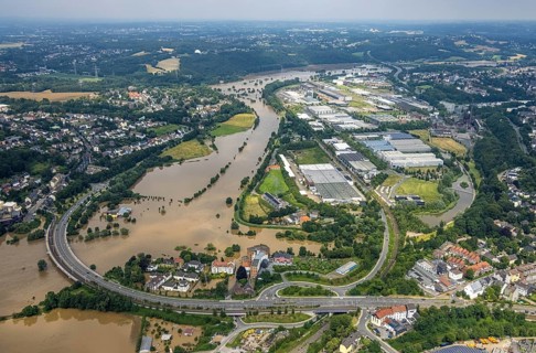 Aerial photo, Ruhr flood, flooding, Ruhr bridge Bochumer Straße, Hattingen, Ruhr area, North