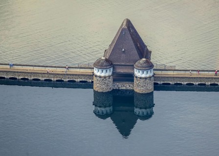 Aerial view, flood after heavy rainfall, Möhne dam with water level, Möhne dam wall, Günne, Lake
