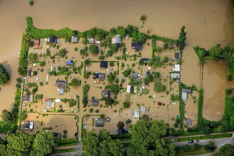 Aerial view, Ruhr flood, flooding, flooded allotment garden site at Holunderweg Mintarder Straße,
