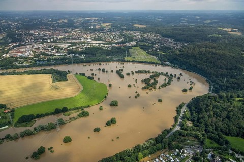 Aerial photo, Ruhr flood, flooding, Ruhrschleife Isenbergstraße, Hattingen, Ruhr area, North