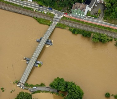 Aerial photo, Ruhr flood, flooding, Dahlhausen floating bridge, Linden, Bochum, Ruhr area, North