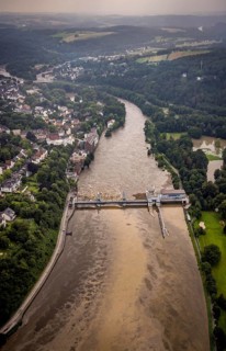 Aerial photo, Ruhr flood, flooding, Lake Baldeney weir Essen-Werden, Essen-Bredeney, Essen, Ruhr