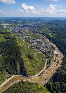 Aerial photograph, flood area at the river Ahr in Walporzheim with view of Ahrweiler, Bad