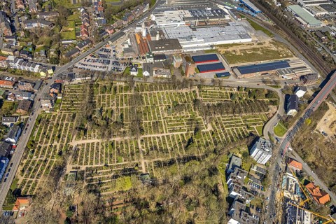 Aerial view, Old cemetery Wesel, industrial area BYK Straße, Wesel, Ruhr area, Lower Rhine, North
