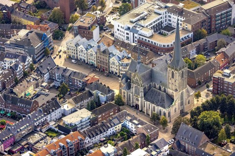 Aerial view, Willibrordi Cathedral Protestant Church and Great Market in Wesel, Lower Rhine, North