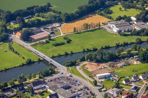 Aerial view, Ruhr bridge federal road 63 over the river Ruhr, construction site on the banks of the