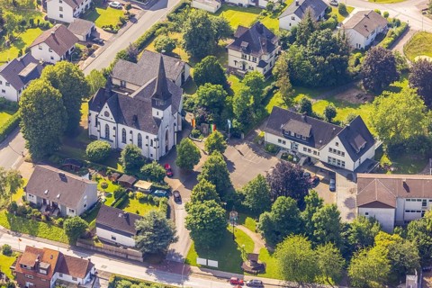 Aerial view, catholic church St. Vinzenz, Echthausen, Wickede, Sauerland, North Rhine-Westphalia,